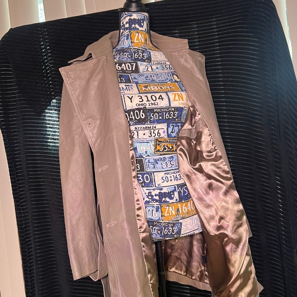 Iman Quilted Leather Double Breasted Trench Coat - tan, slim L - Picture 3 of 7